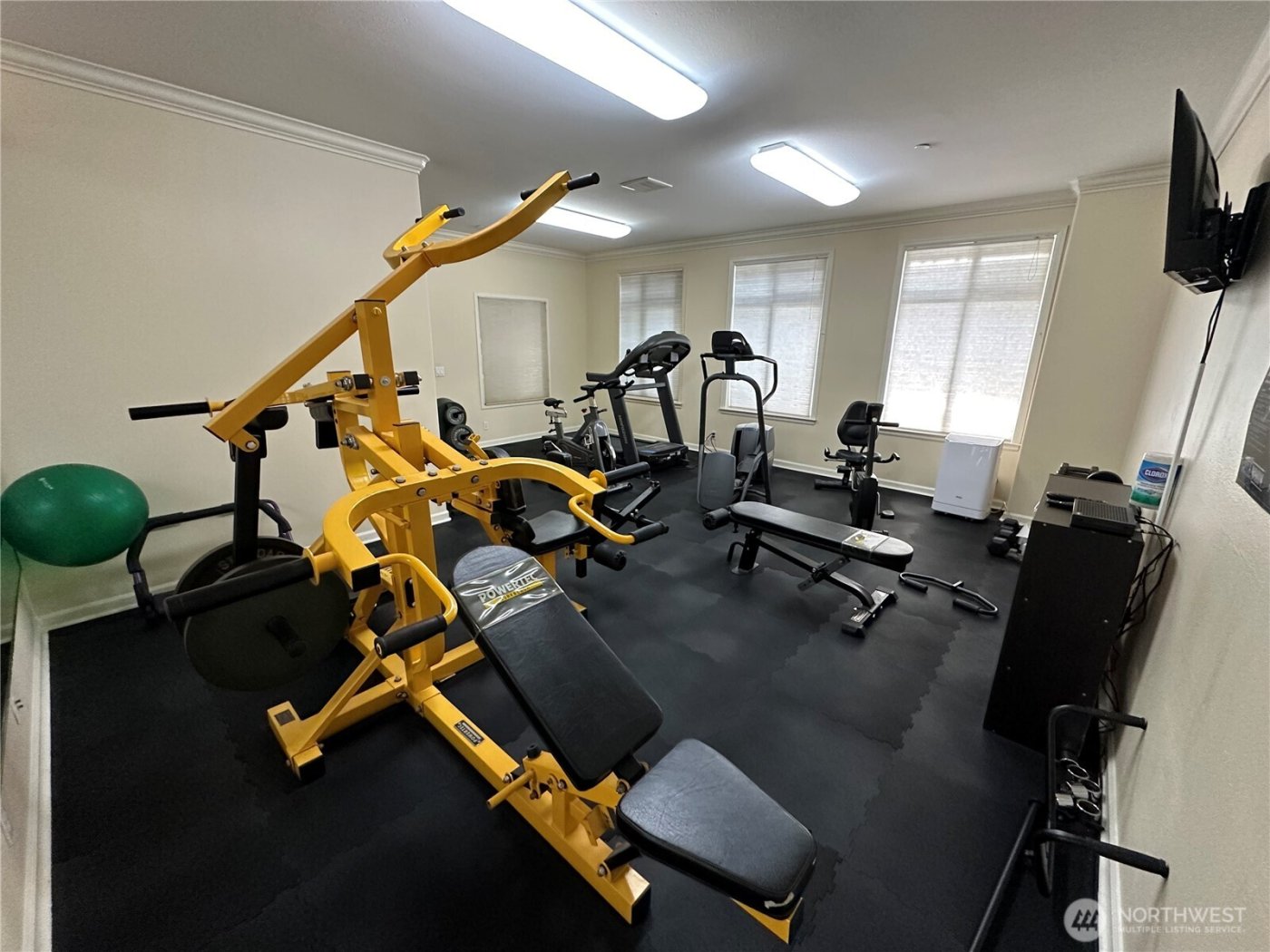 320 E 32nd Street #305, Tacoma, WA 98404