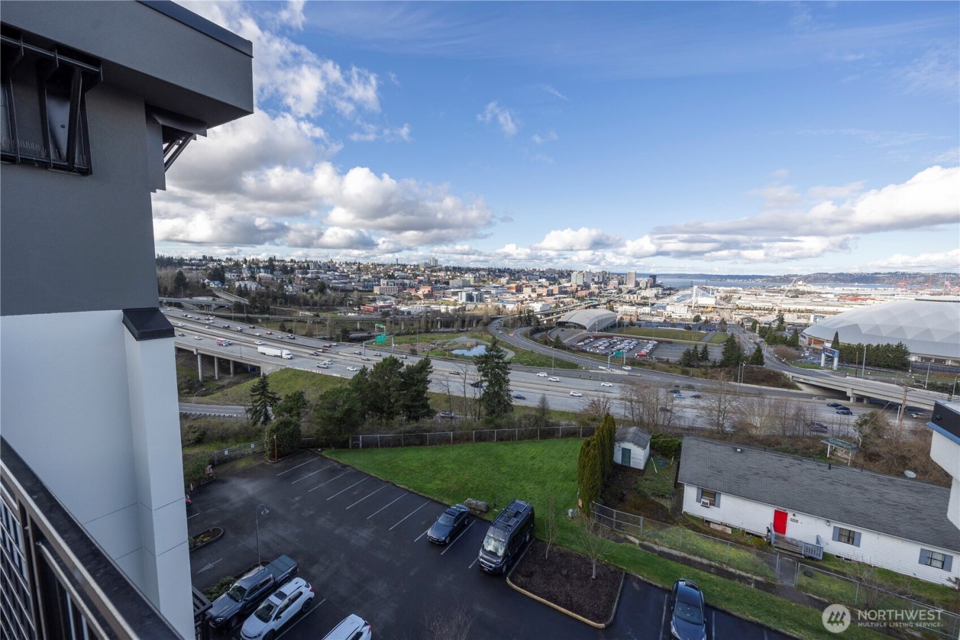 320 E 32nd Street #305, Tacoma, WA 98404