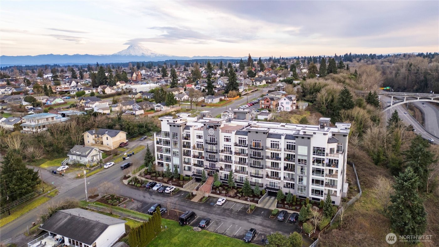 320 E 32nd Street #305, Tacoma, WA 98404