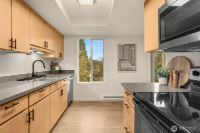 4707 W lake sammamish Parkway SE #d304, Issaquah, WA 98027 - Photo 11