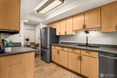 4707 W lake sammamish Parkway SE #d304, Issaquah, WA 98027 - Photo 13