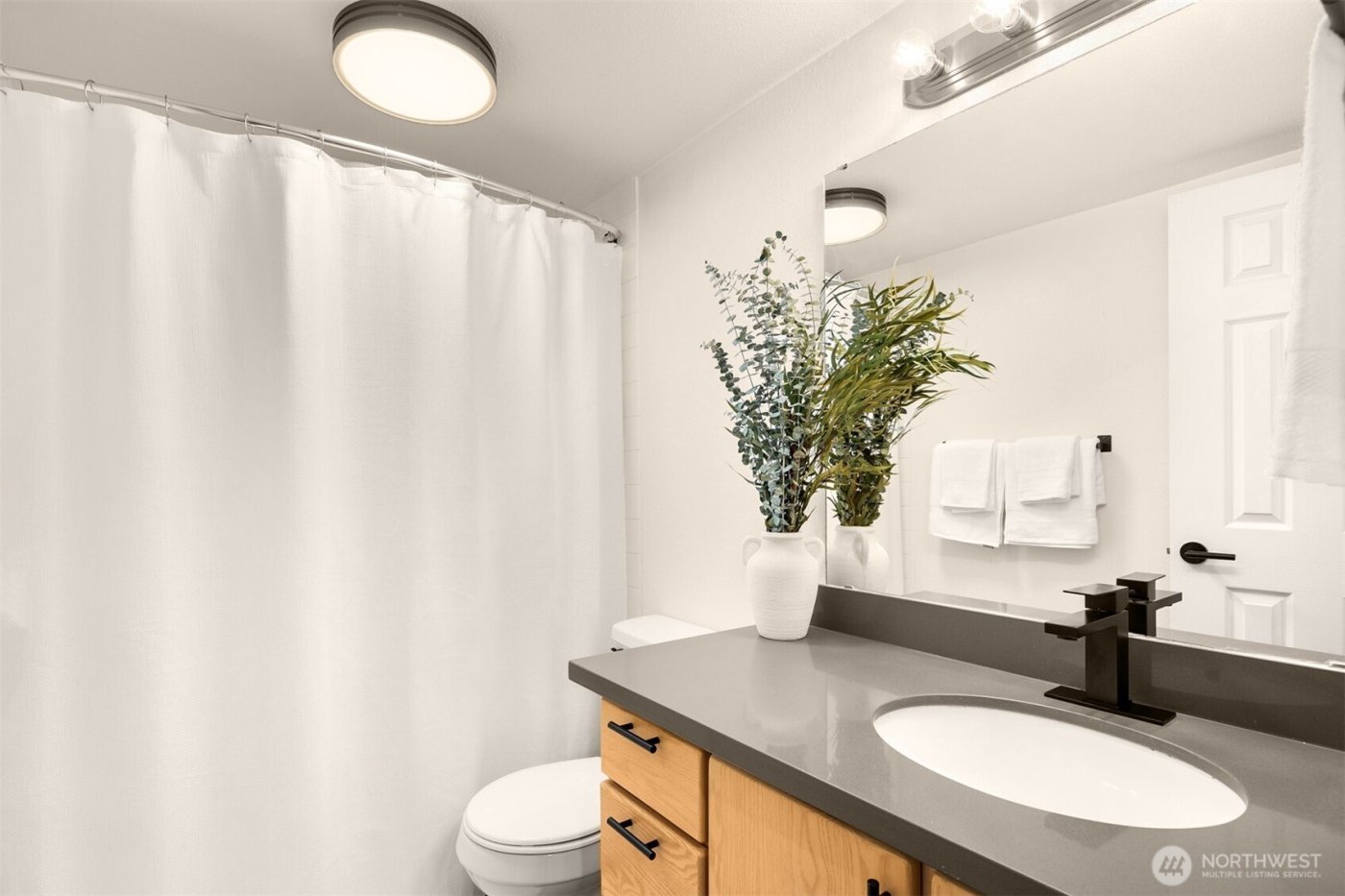 4707 W lake sammamish Parkway SE #d304, Issaquah, WA 98027