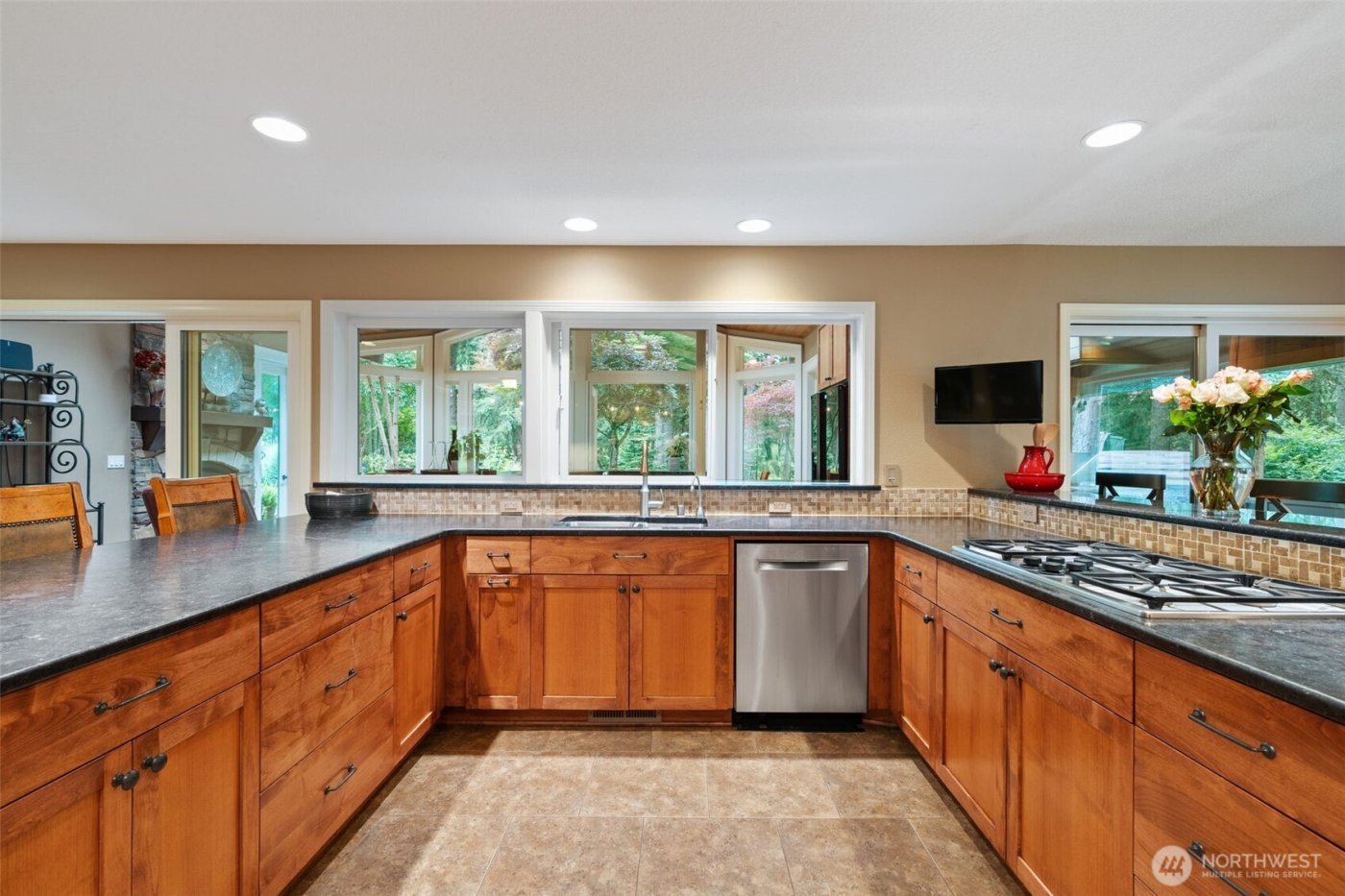 21917 NE 28th Street , Camas, WA 98607