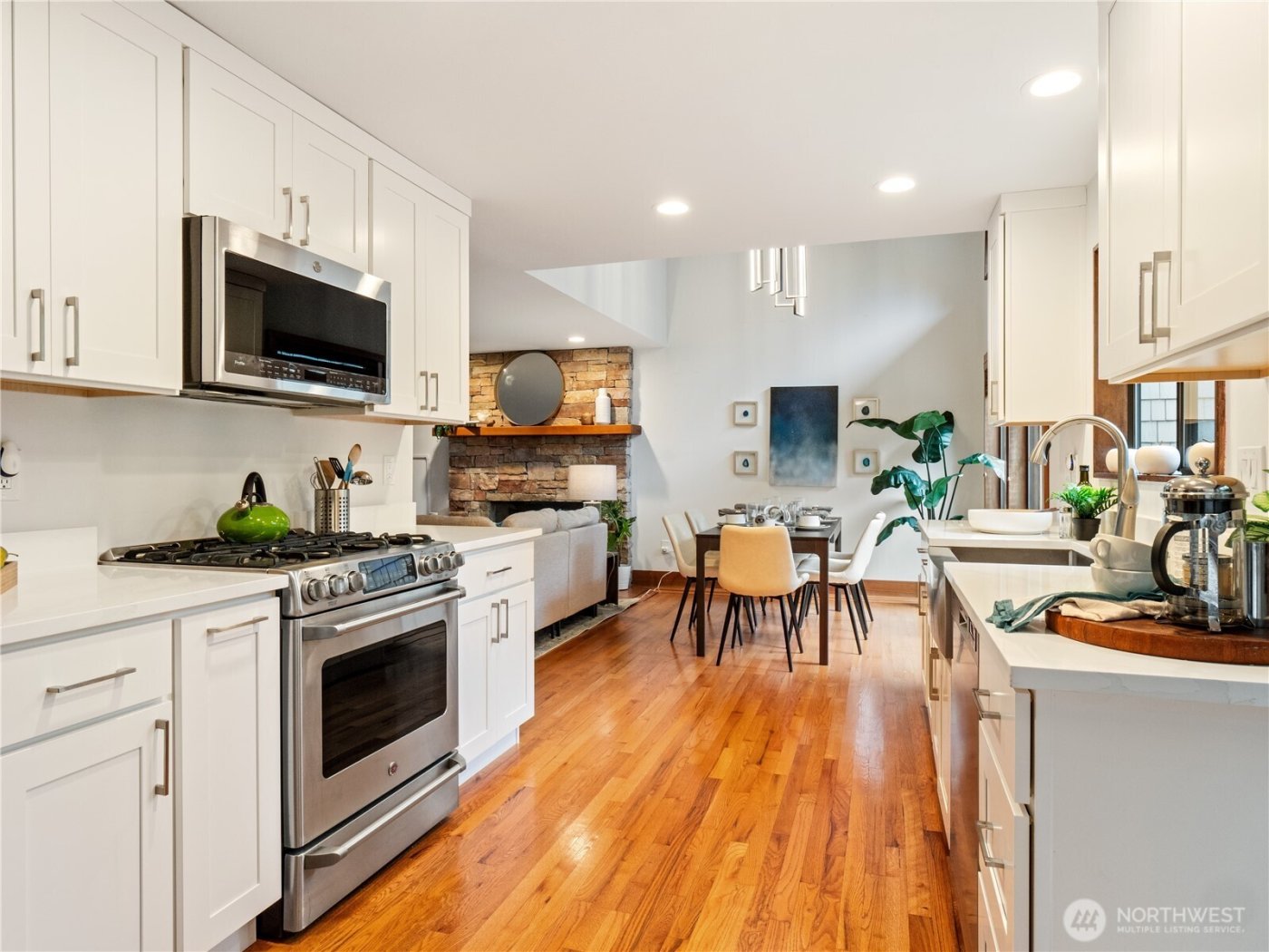 17519 NE 38th Court #9B, Redmond, WA 98052