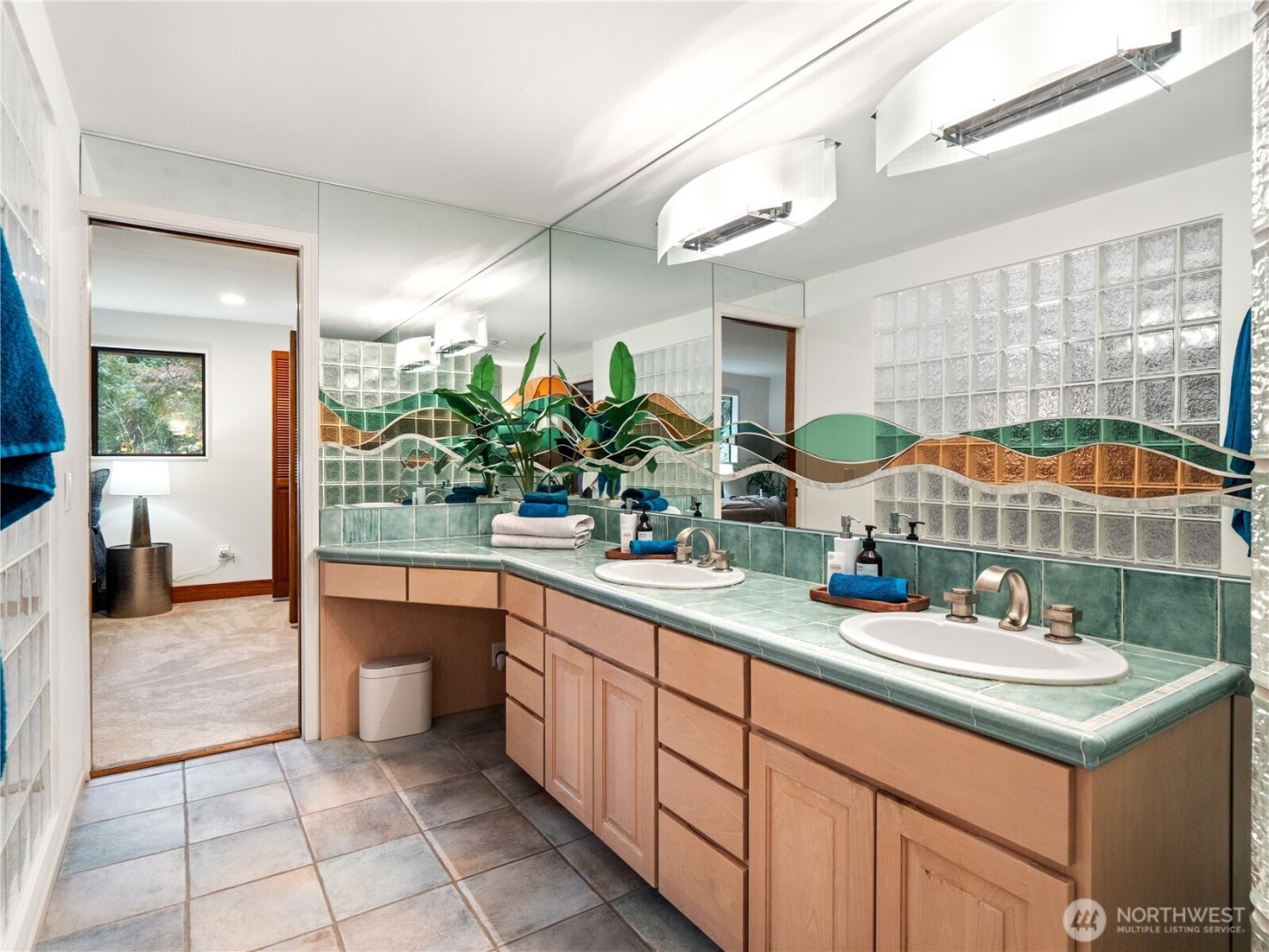 17519 NE 38th Court #9B, Redmond, WA 98052