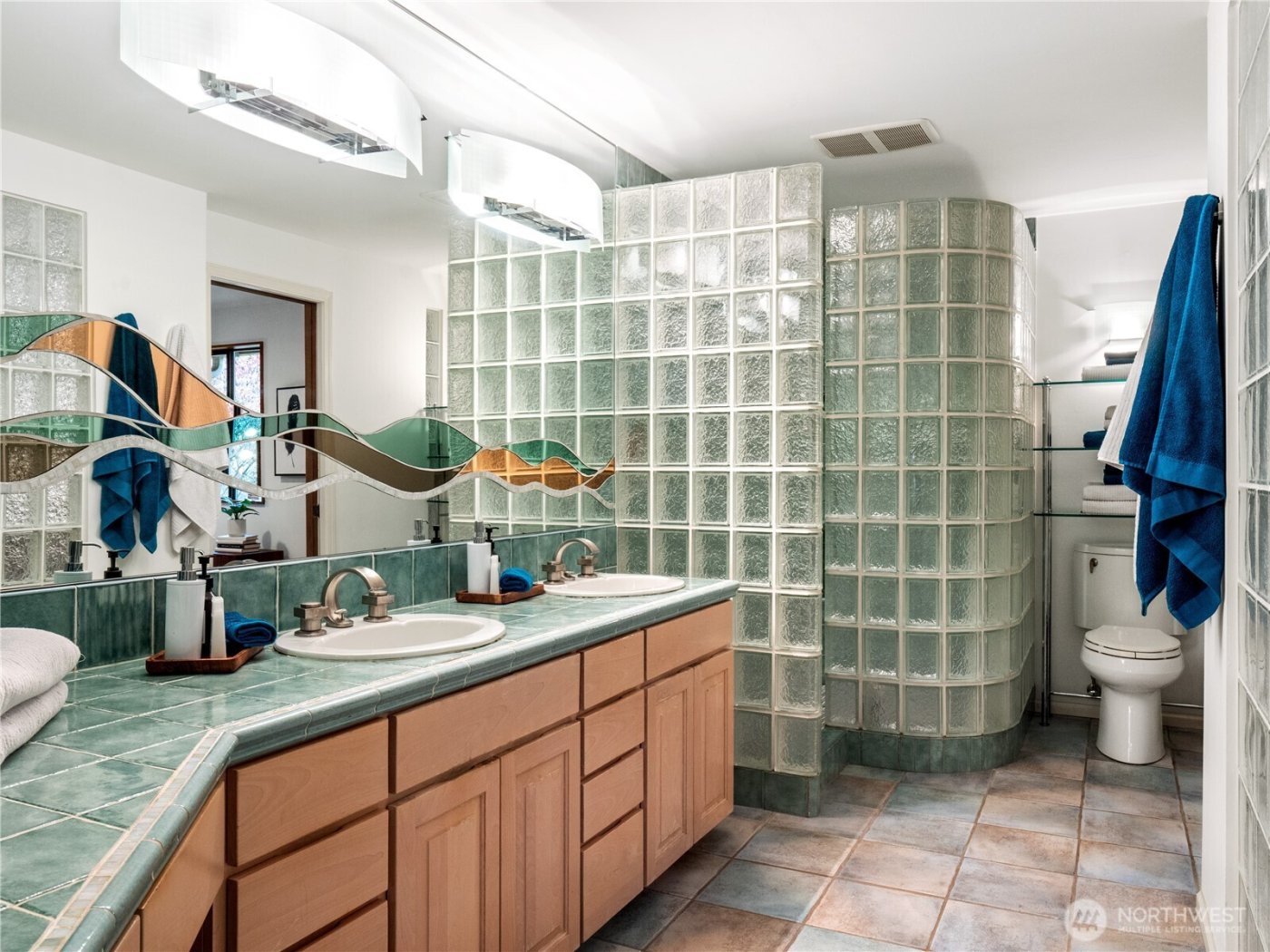 17519 NE 38th Court #9B, Redmond, WA 98052