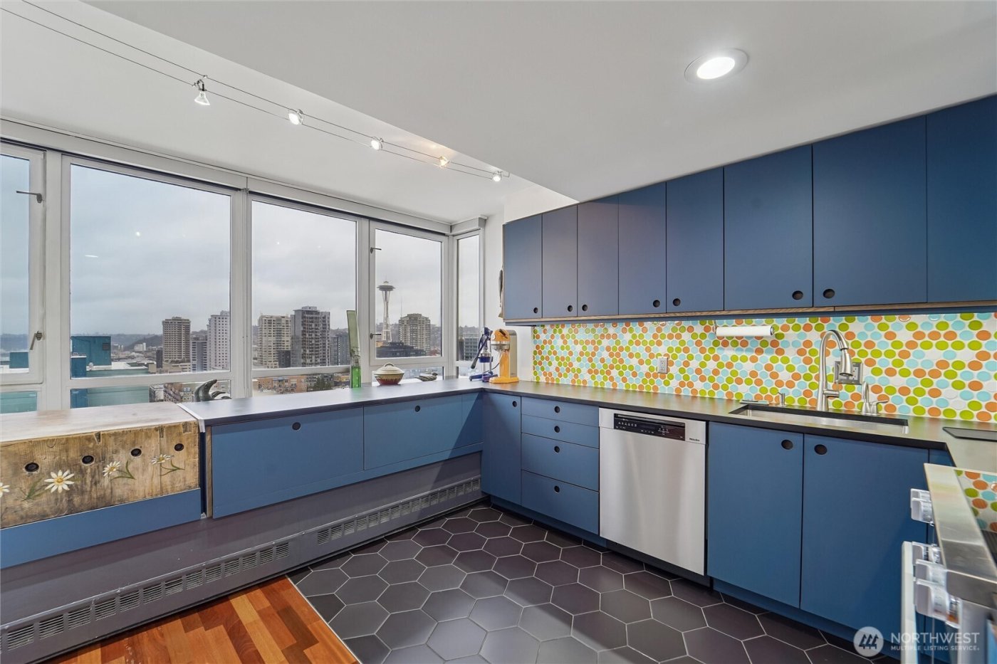 2125 1st Avenue #1702, Seattle, WA 98121