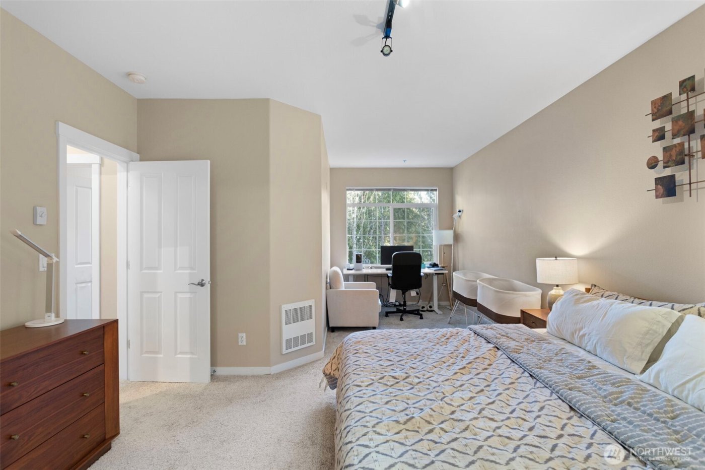 1855 Trossachs Boulevard SE #703, Sammamish, WA 98075