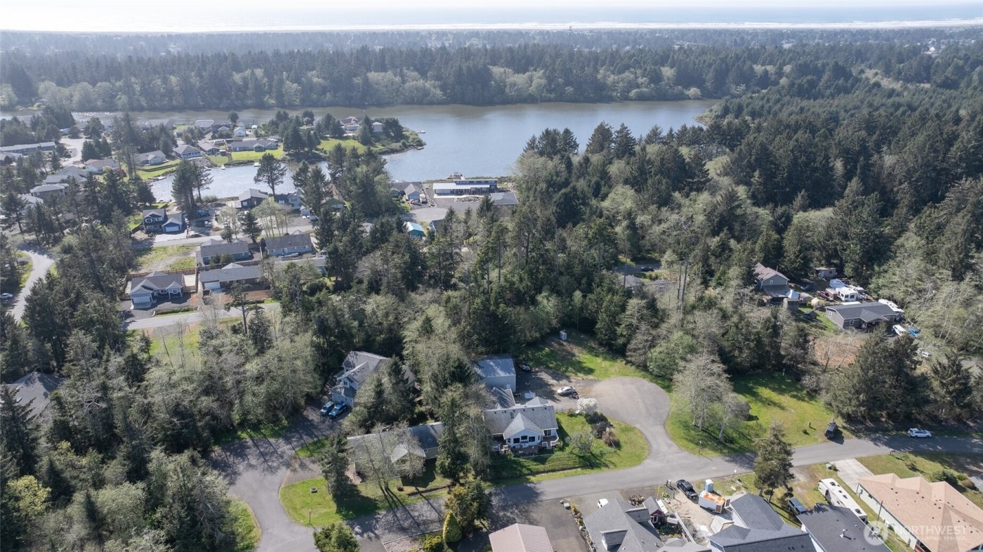 239 Mallus Court SE, Ocean Shores, WA 98569