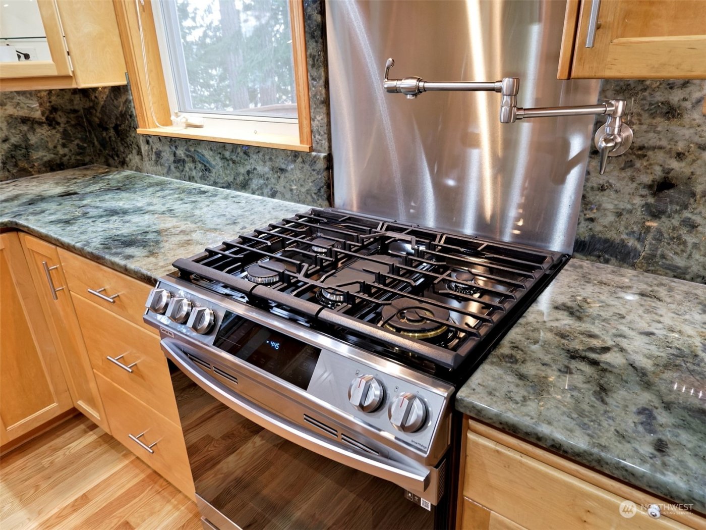 898 SE Dahman Road , Shelton, WA 98584
