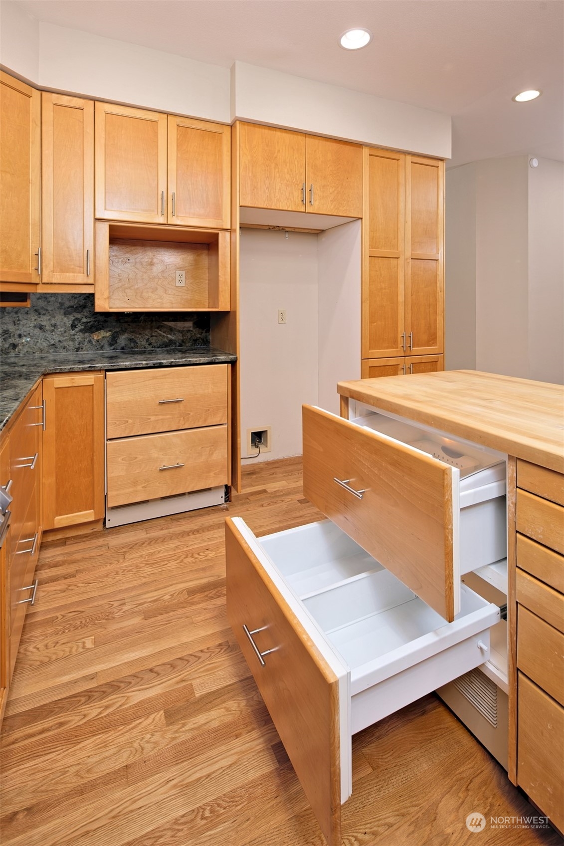 898 SE Dahman Road , Shelton, WA 98584