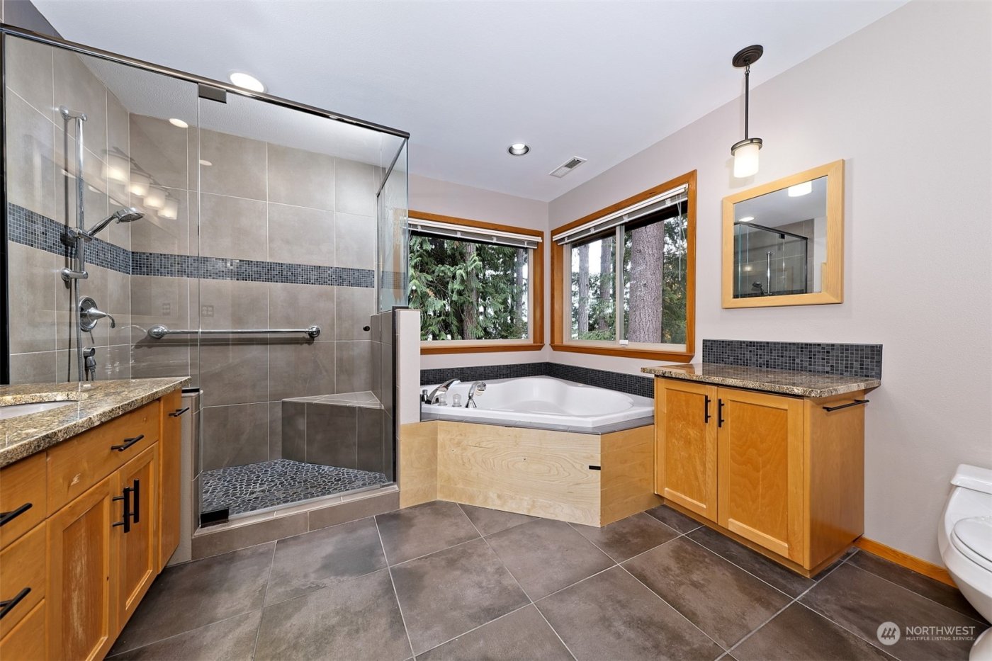 898 SE Dahman Road , Shelton, WA 98584