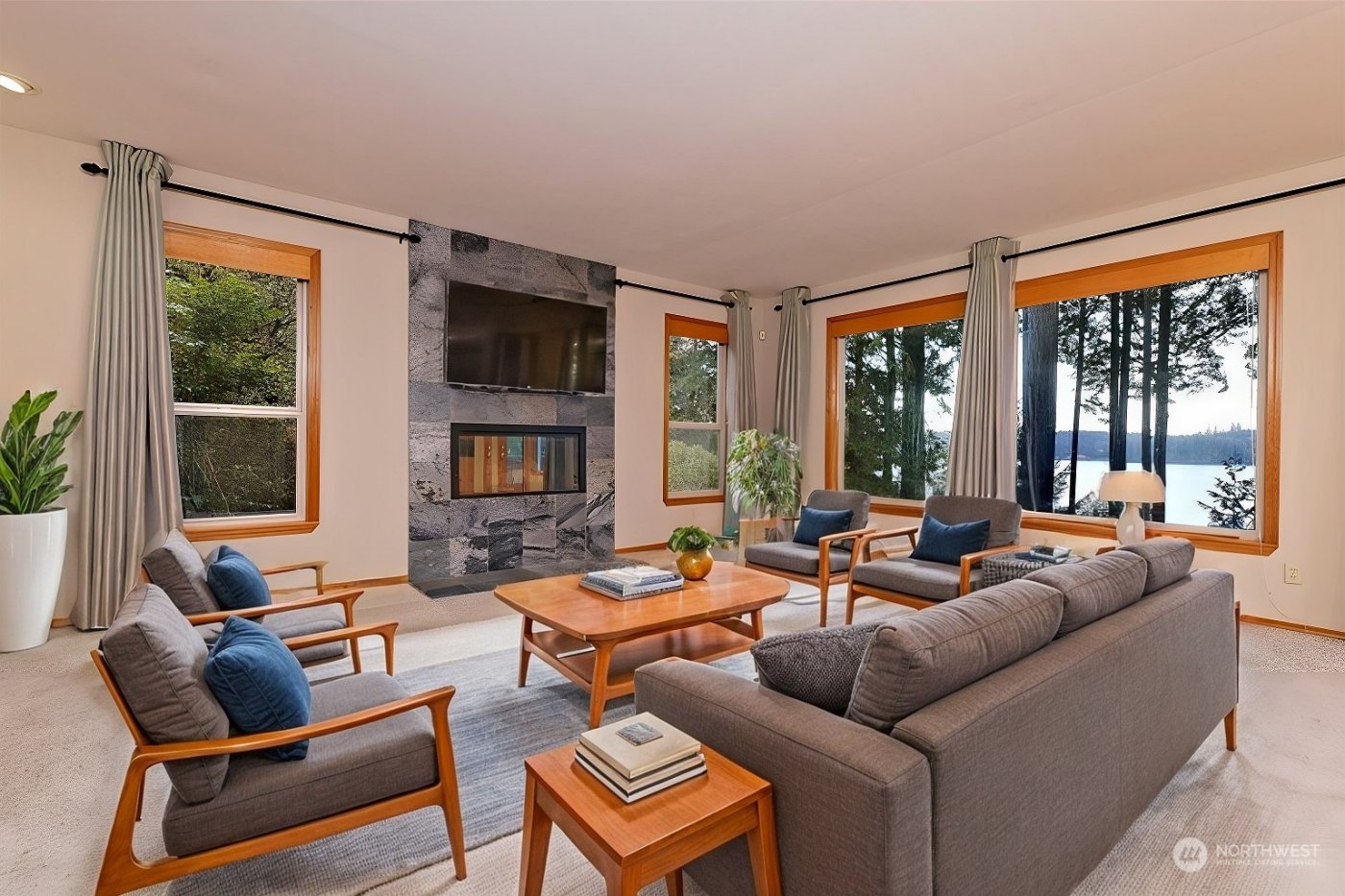 898 SE Dahman Road , Shelton, WA 98584