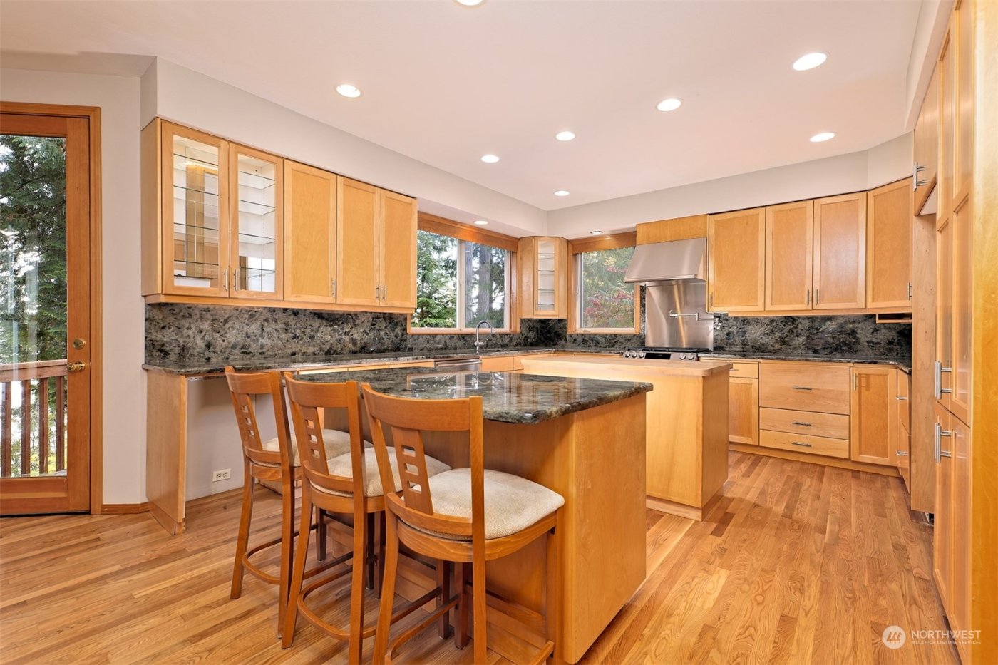 898 SE Dahman Road , Shelton, WA 98584