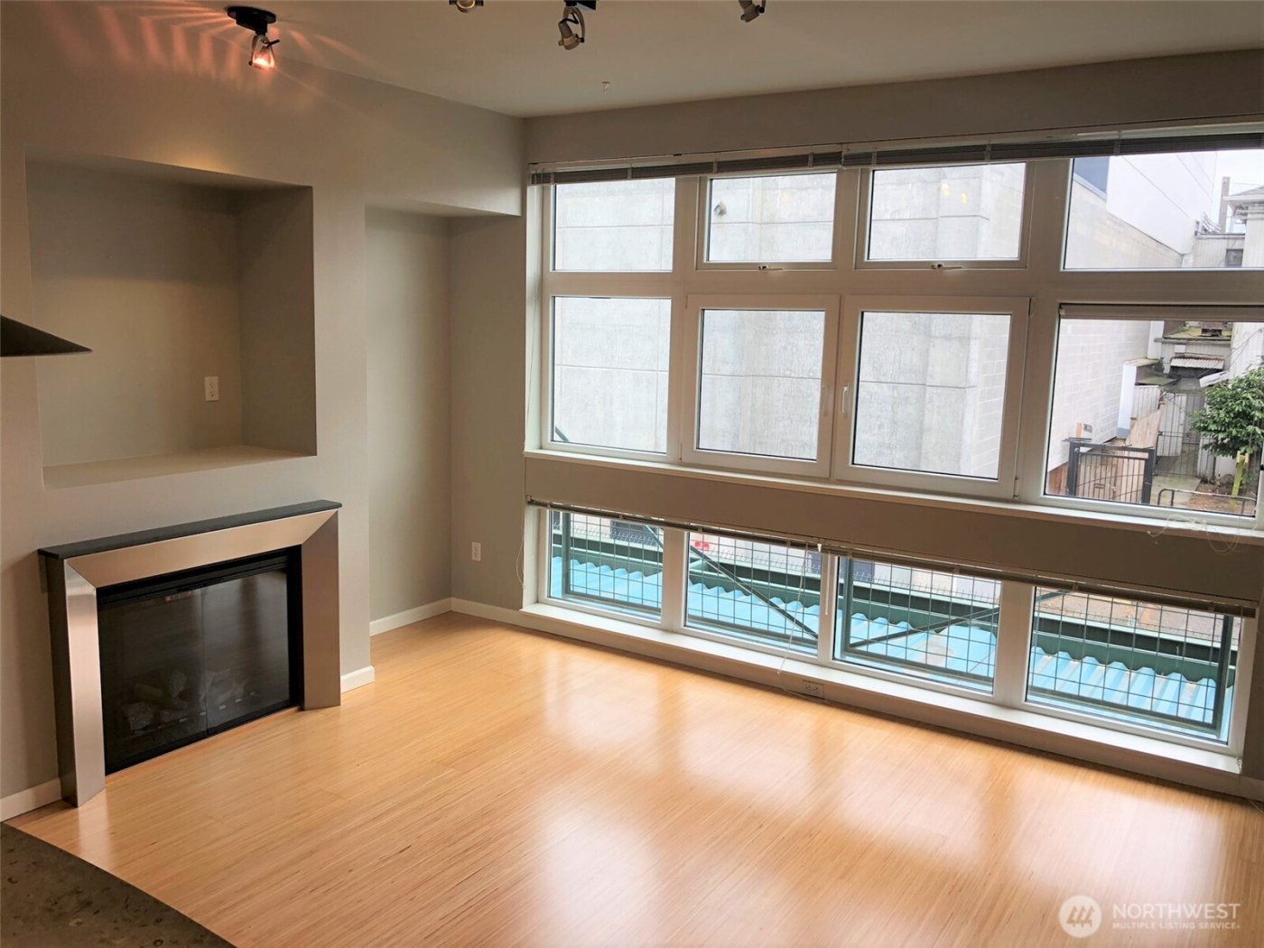 17 W Mercer Street #219, Seattle, WA 98119