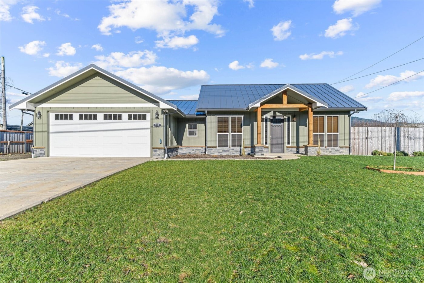 111 1st E , South Bend, WA 99586