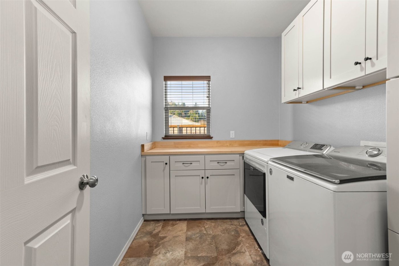 111 1st E , South Bend, WA 99586