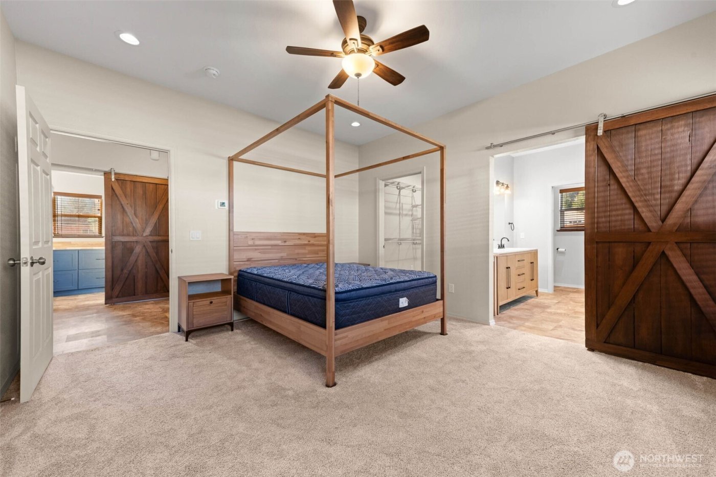 111 1st E , South Bend, WA 99586