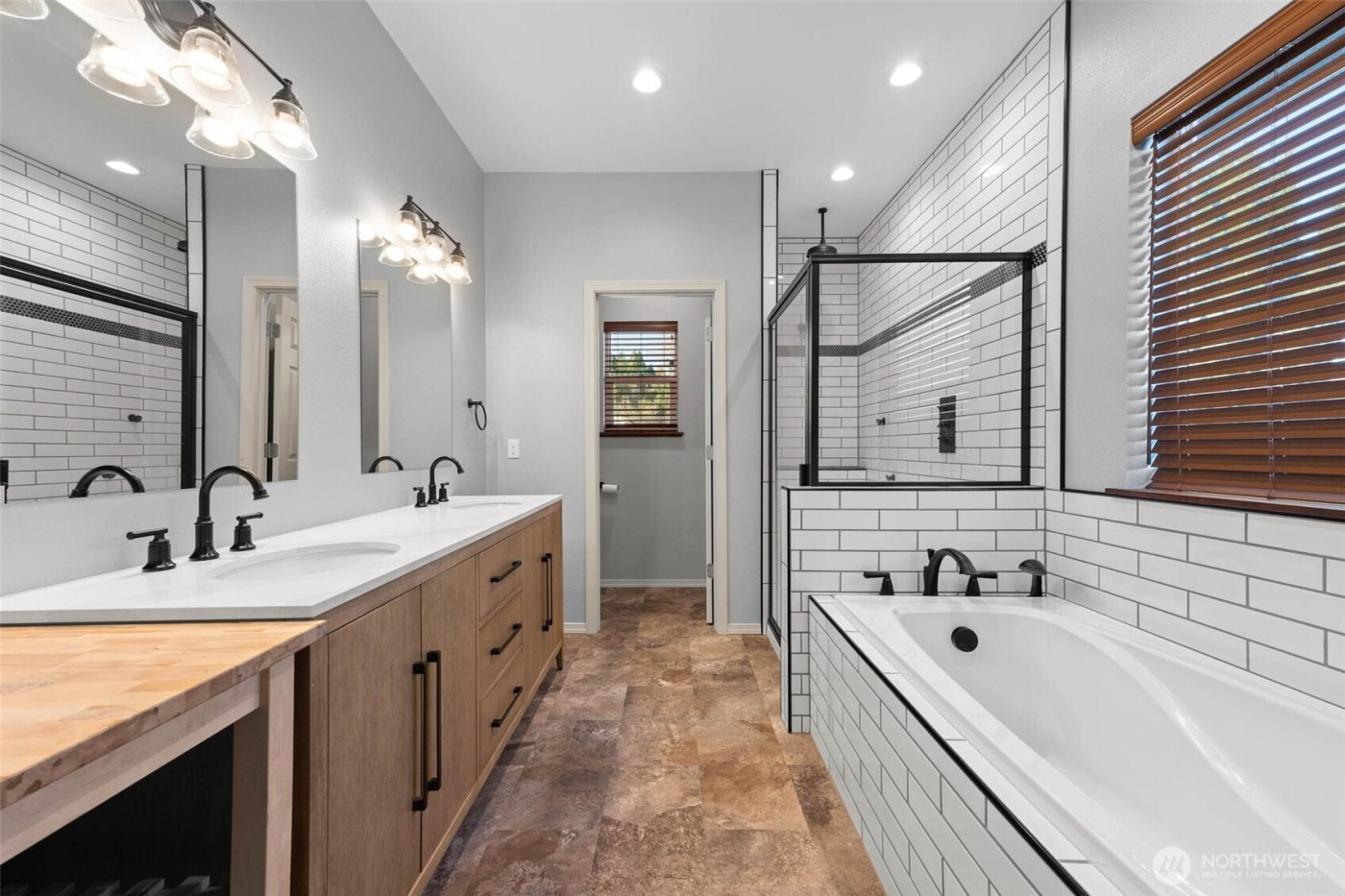 111 1st E , South Bend, WA 99586