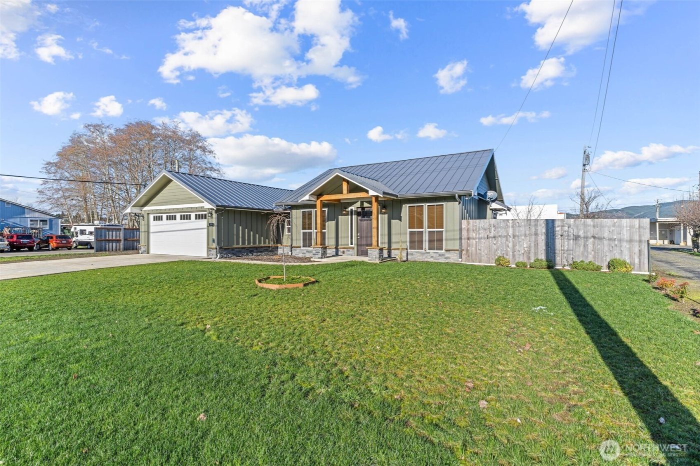 111 1st E , South Bend, WA 99586