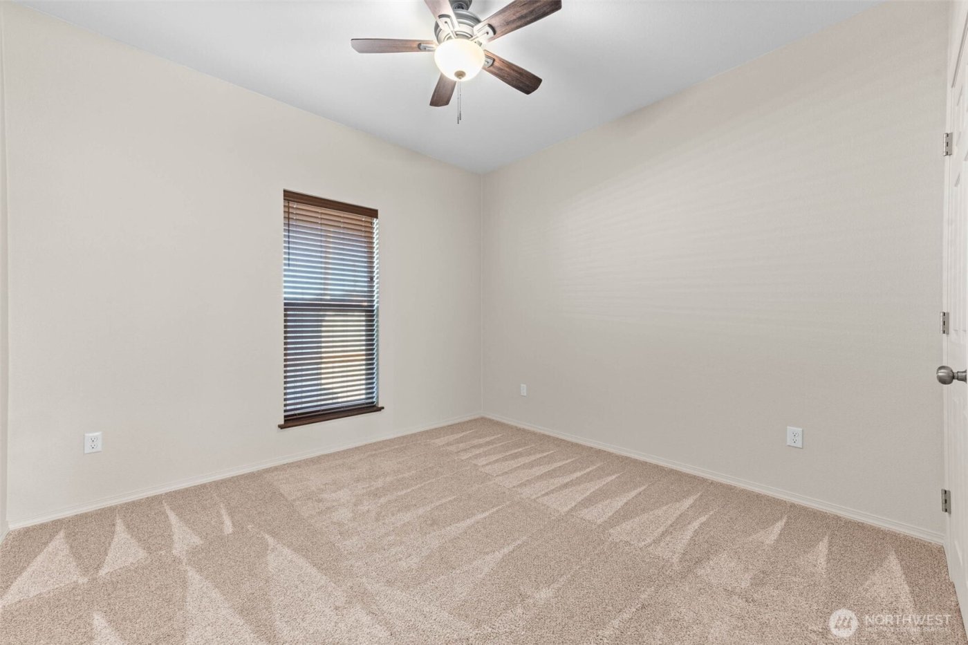 111 1st E , South Bend, WA 99586