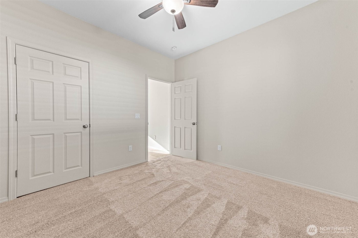 111 1st E , South Bend, WA 99586