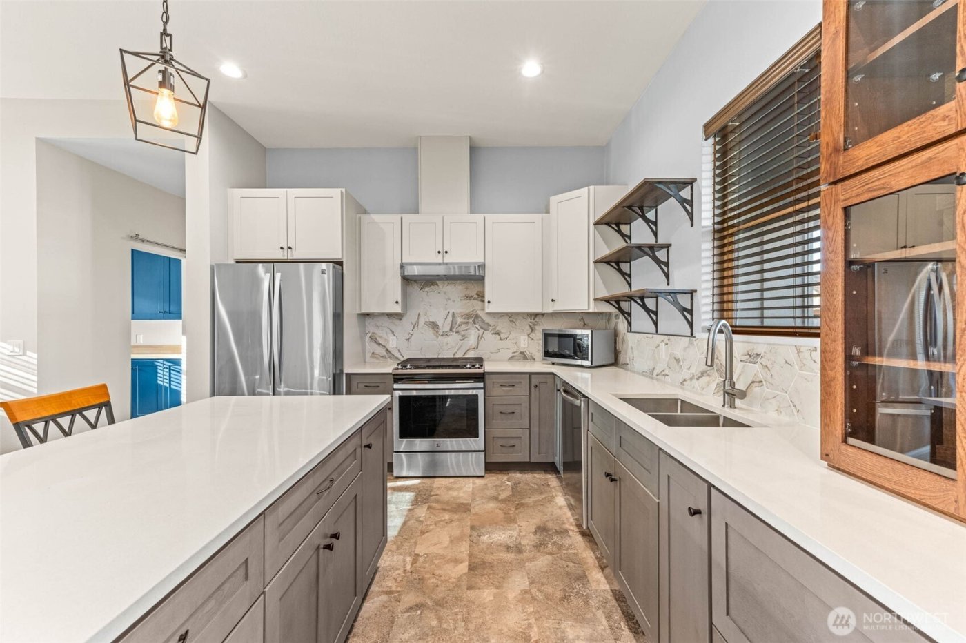 111 1st E , South Bend, WA 99586