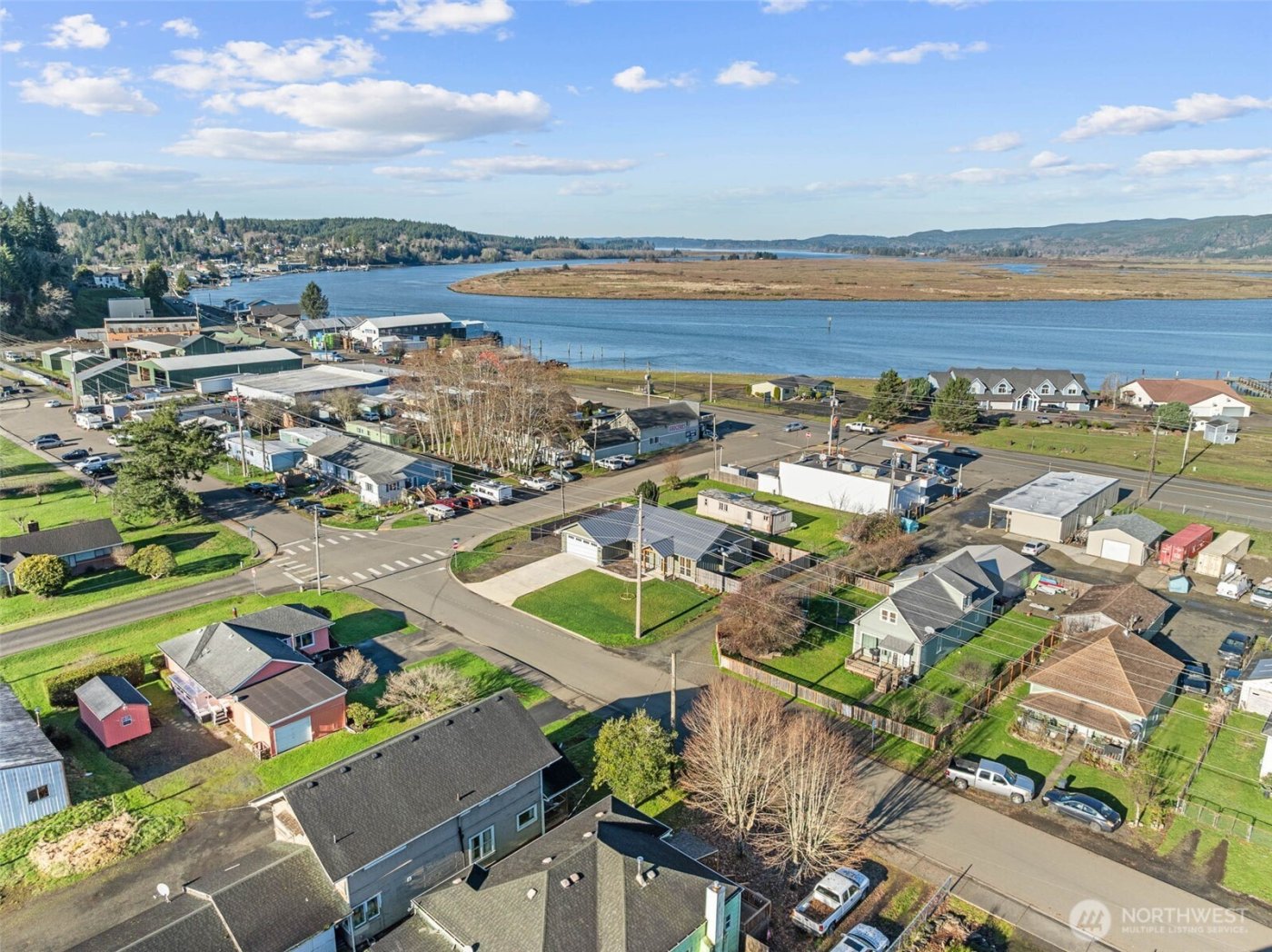 111 1st E , South Bend, WA 99586