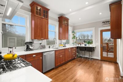 1626 25th Avenue , Seattle, WA 98122