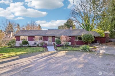 11537 Corliss Avenue N, Seattle, WA 98133-8534 - Photo 1