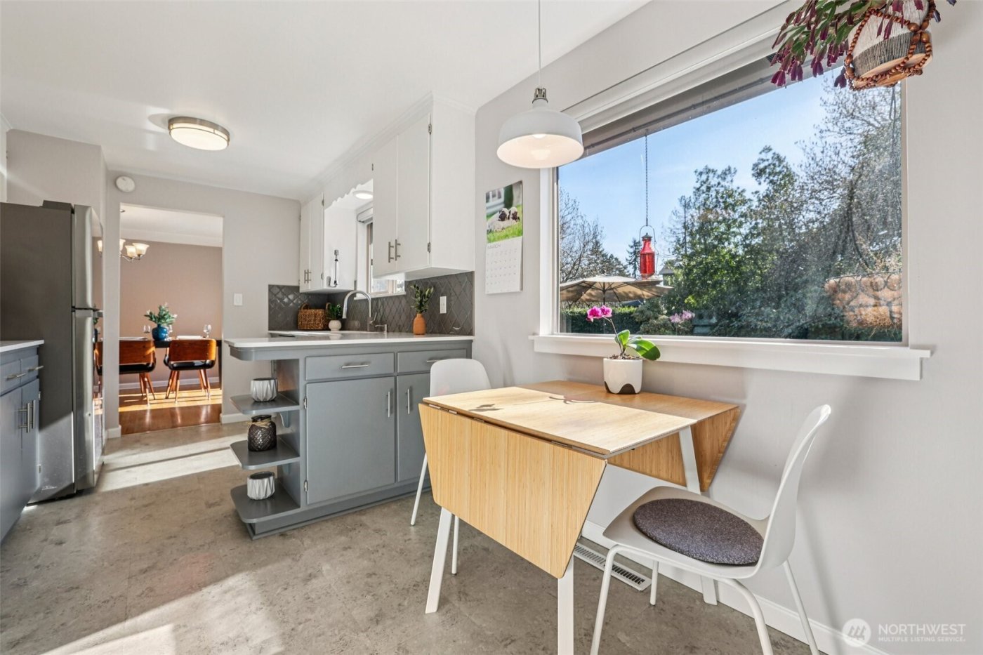 11537 Corliss Avenue N, Seattle, WA 98133-8534