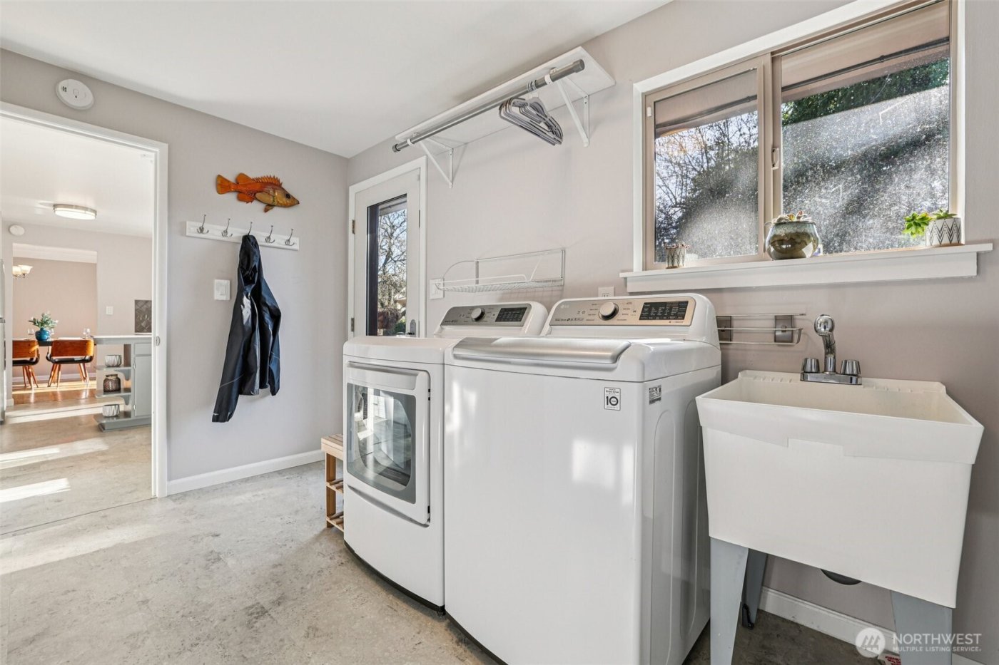 11537 Corliss Avenue N, Seattle, WA 98133-8534