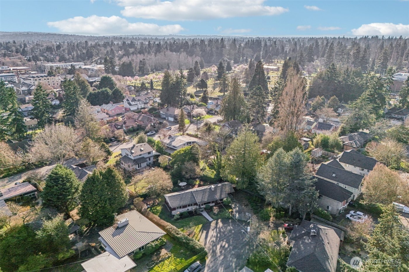 11537 Corliss Avenue N, Seattle, WA 98133-8534