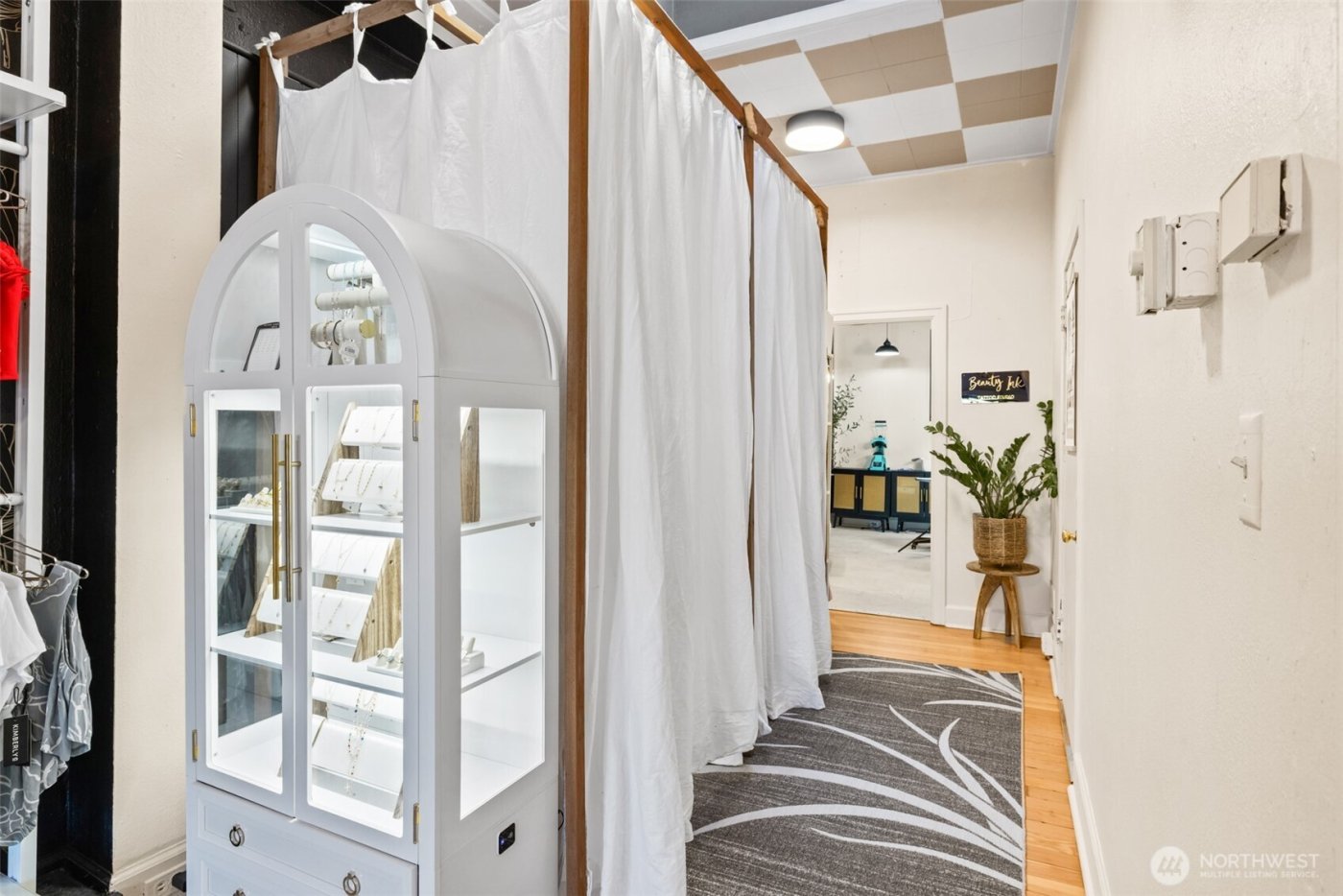 126 W First Street , Port Angeles, WA 98362