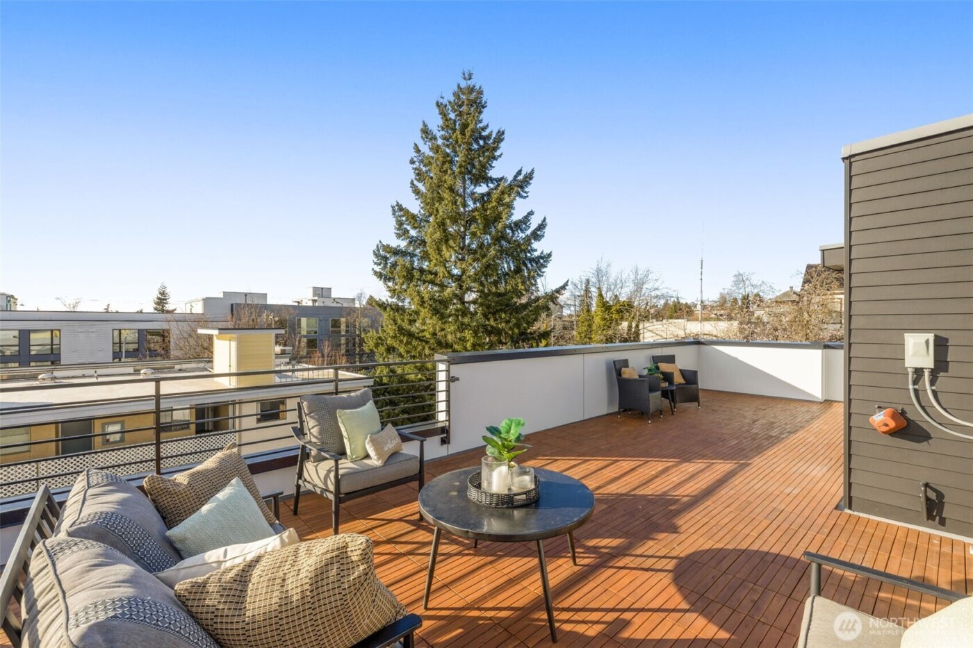 1014 B NE 70th Street , Seattle, WA 98115