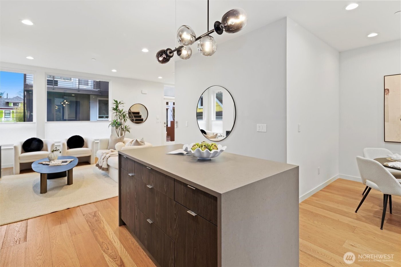 609 15th Avenue E, Seattle, WA 98112