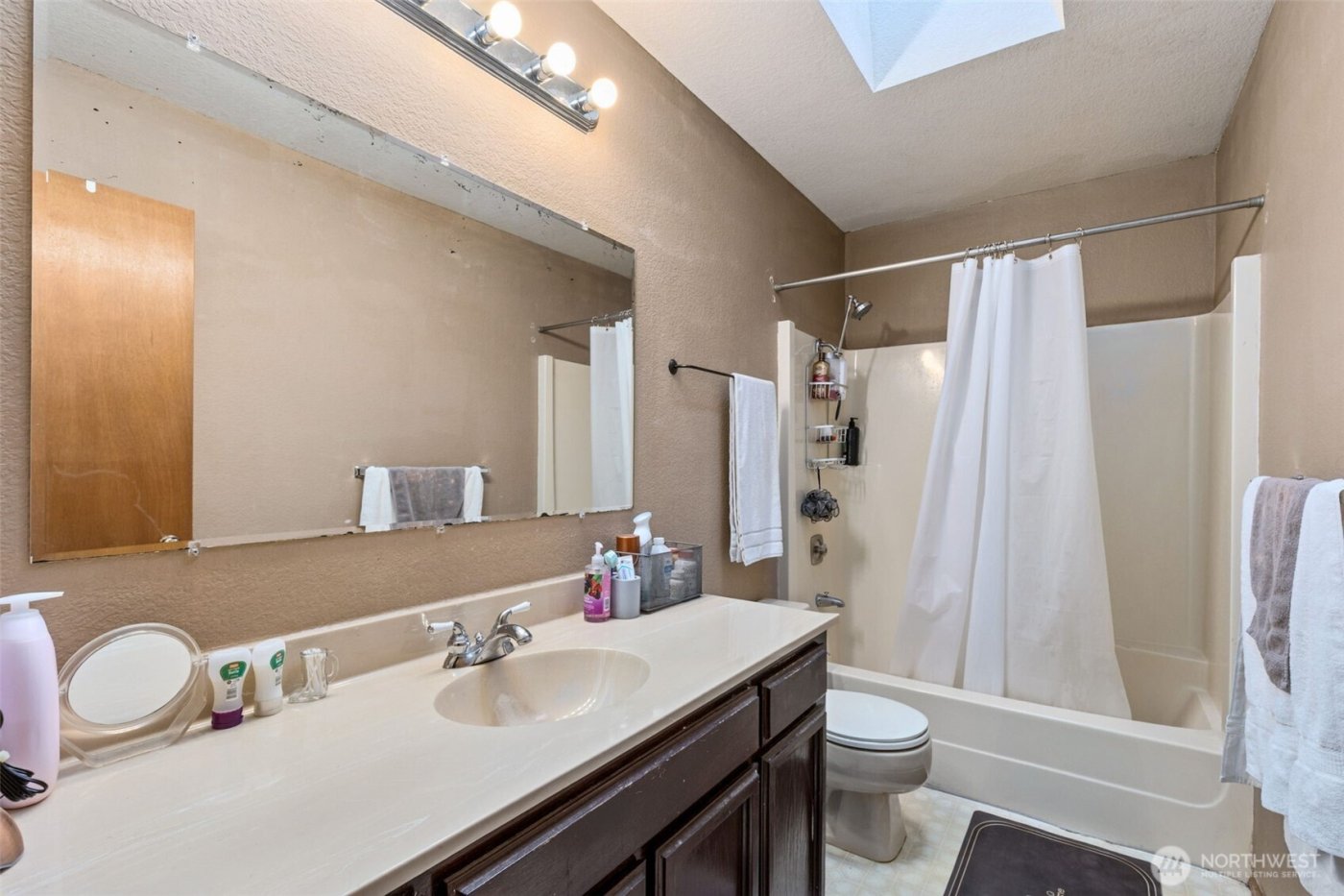 15215 Larch Way , Lynnwood, WA 98087