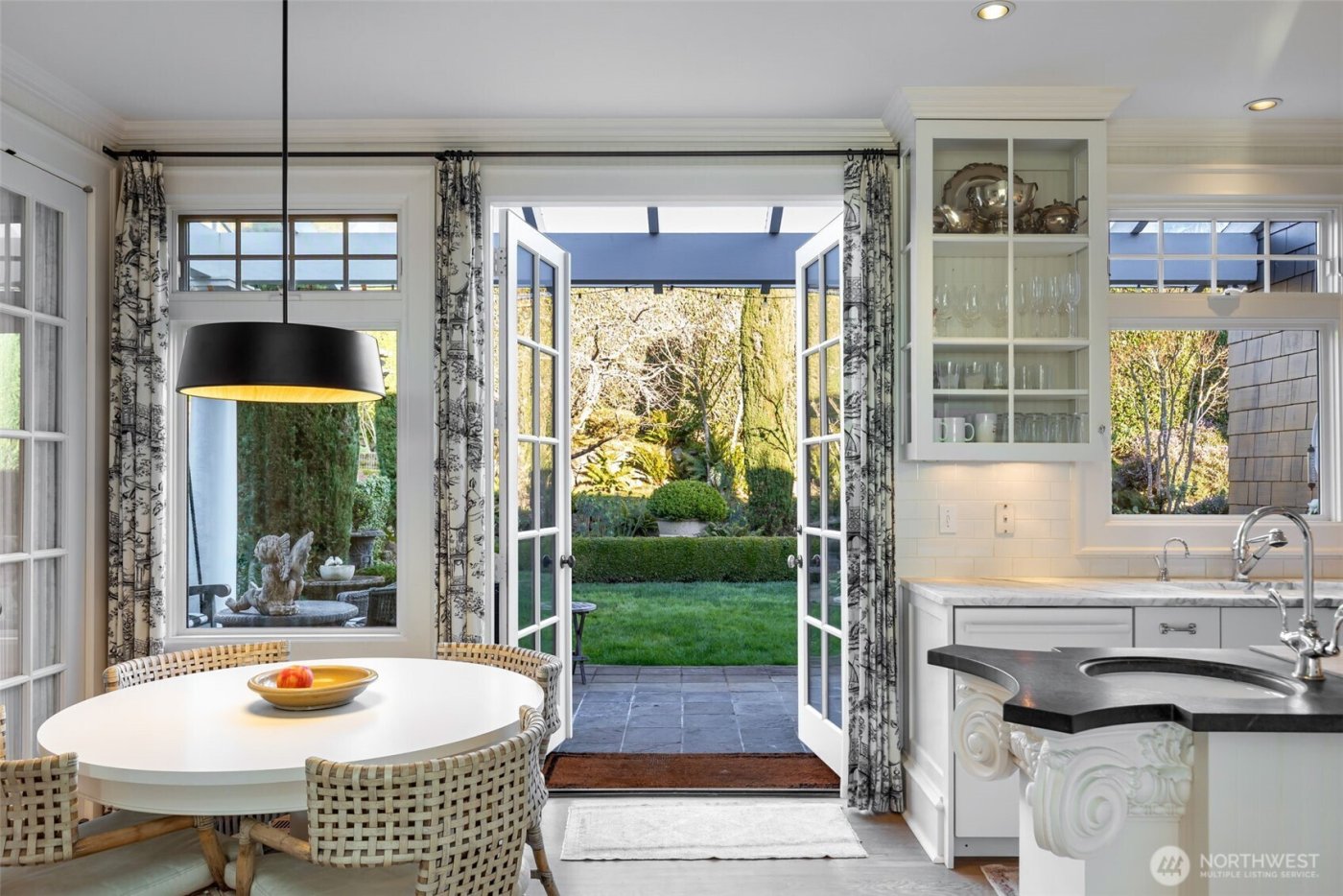 9400 Vineyard Crest , Bellevue, WA 98004