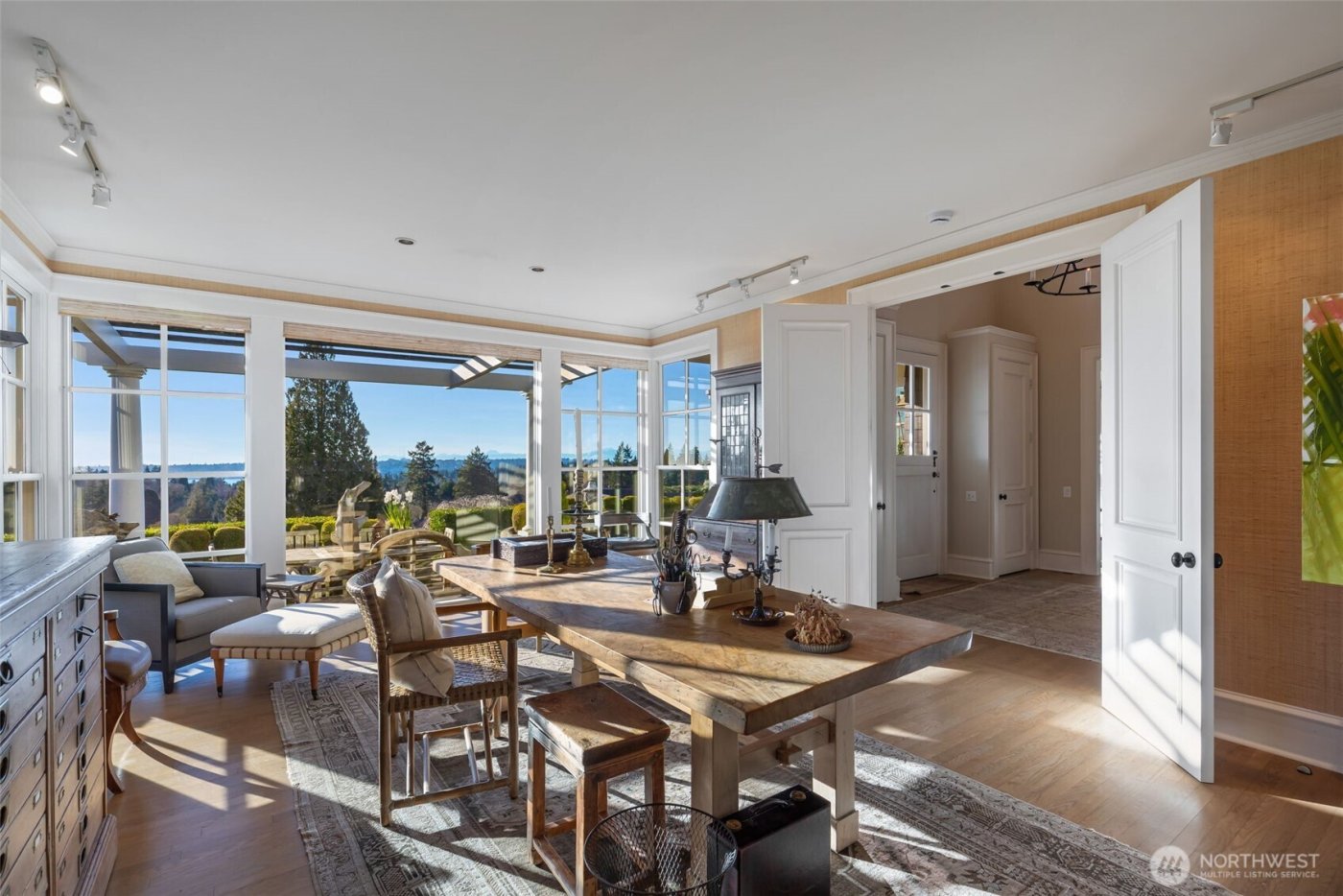 9400 Vineyard Crest , Bellevue, WA 98004