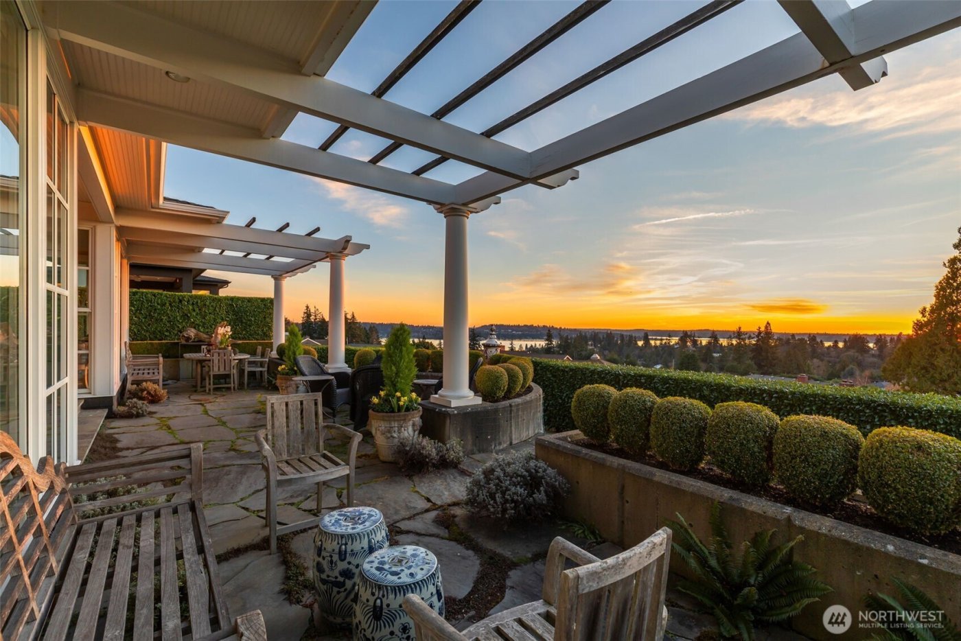 9400 Vineyard Crest , Bellevue, WA 98004