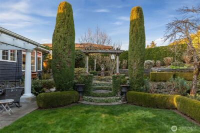 9400 Vineyard Crest , Bellevue, WA 98004 - Photo 31