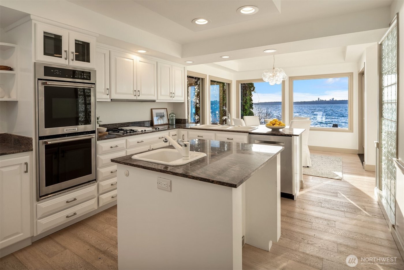 175 Lake Avenue W, Kirkland, WA 98033