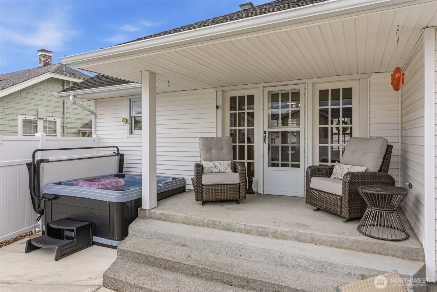 522 SW Front Avenue , Castle Rock, WA 98611