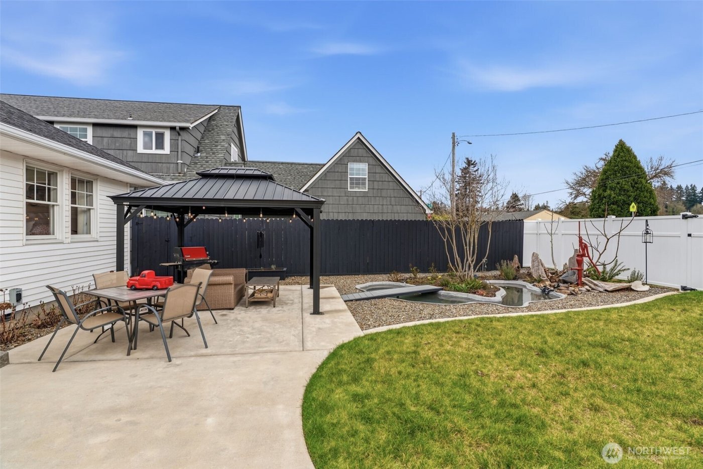 522 SW Front Avenue , Castle Rock, WA 98611