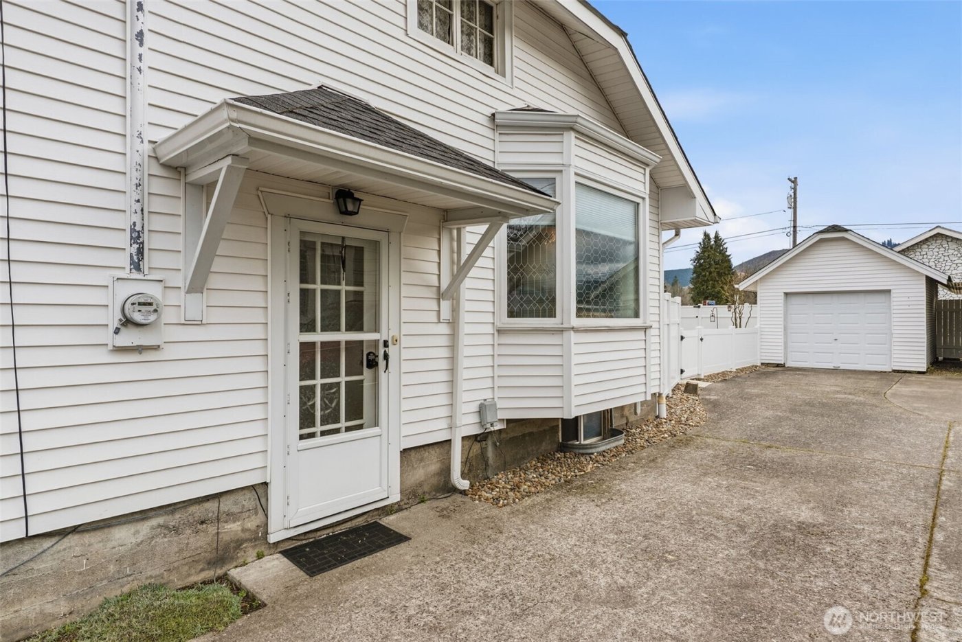 522 SW Front Avenue , Castle Rock, WA 98611