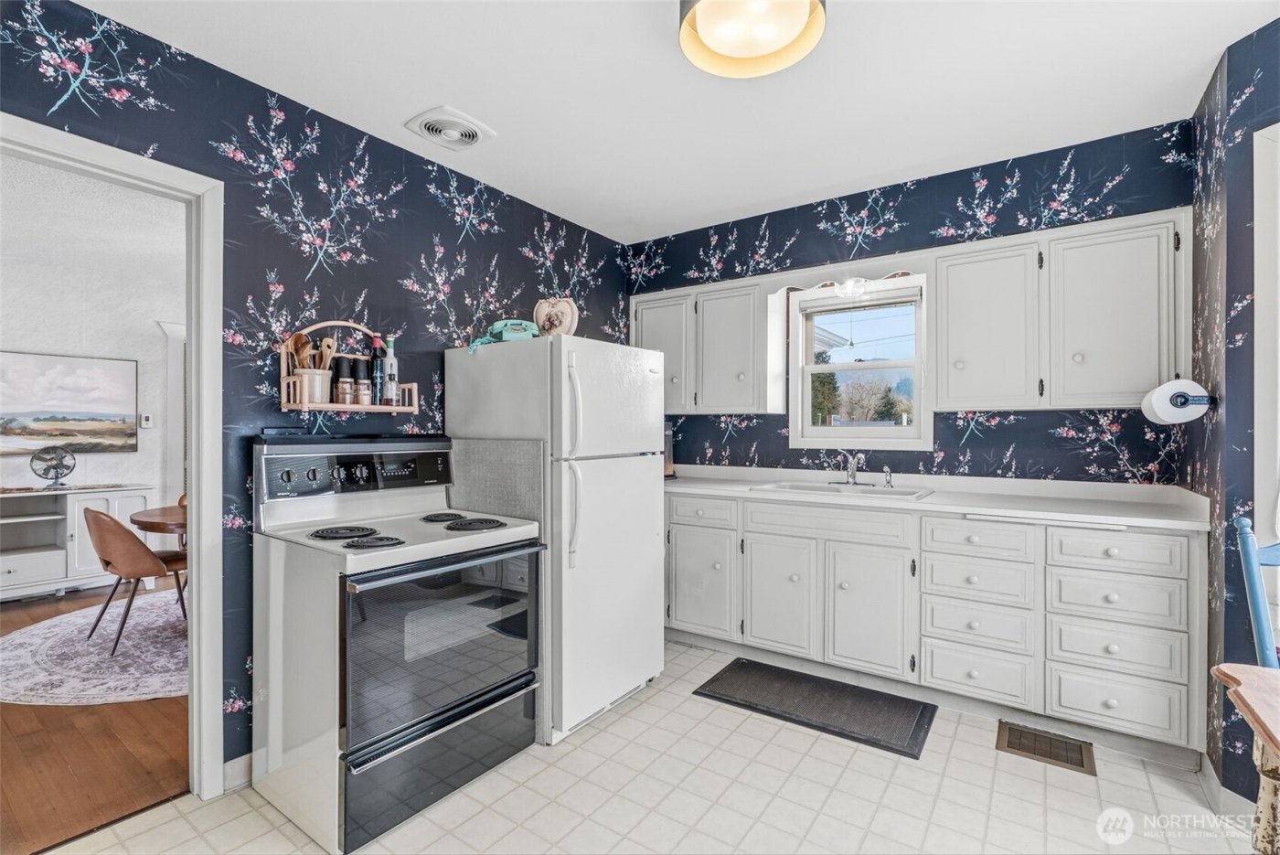 522 SW Front Avenue , Castle Rock, WA 98611