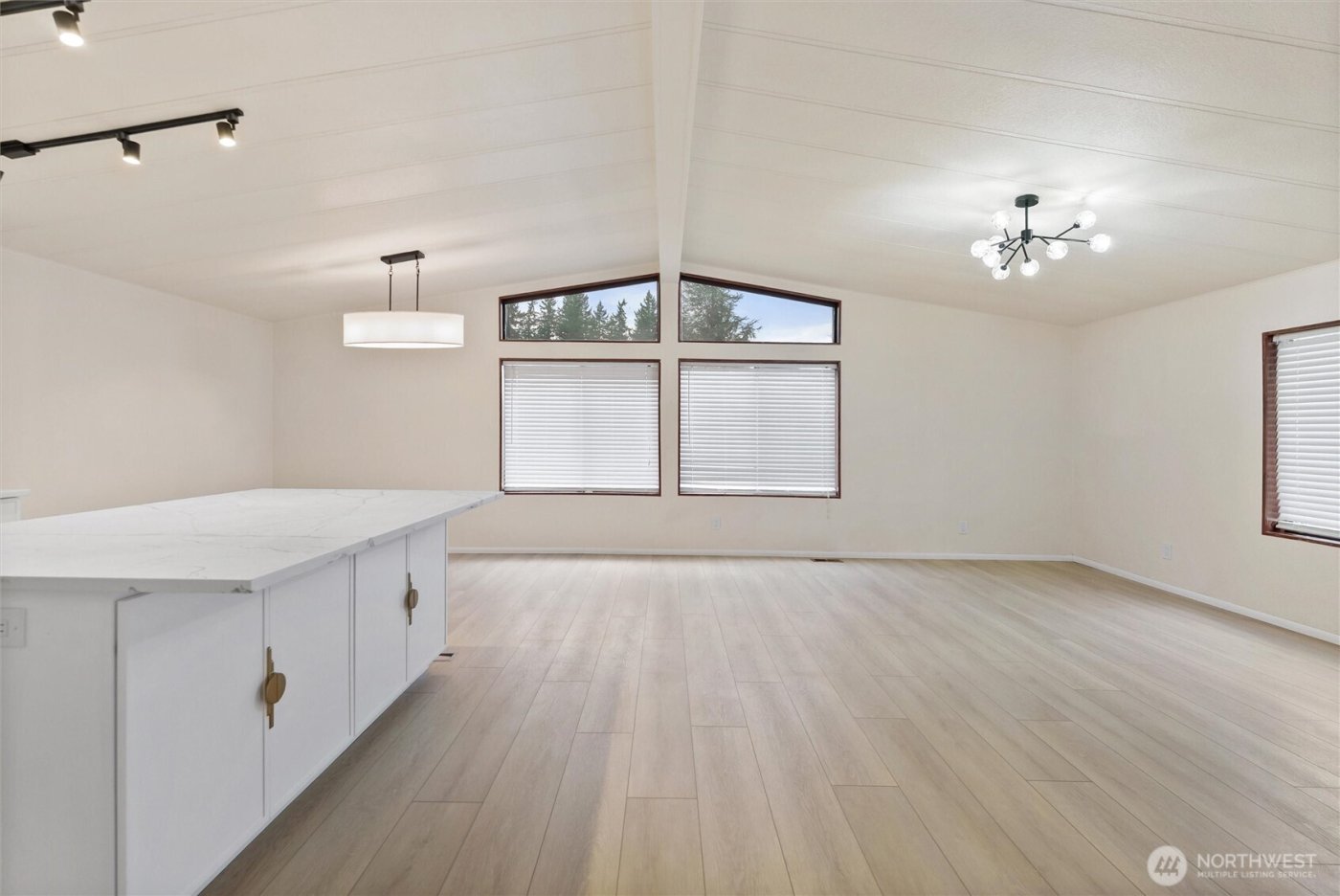 28000 NE 142nd Place #121, Duvall, WA 98019