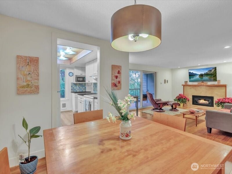 4629 W Lake Sammamish Parkway SE #H206, Issaquah, WA 98027