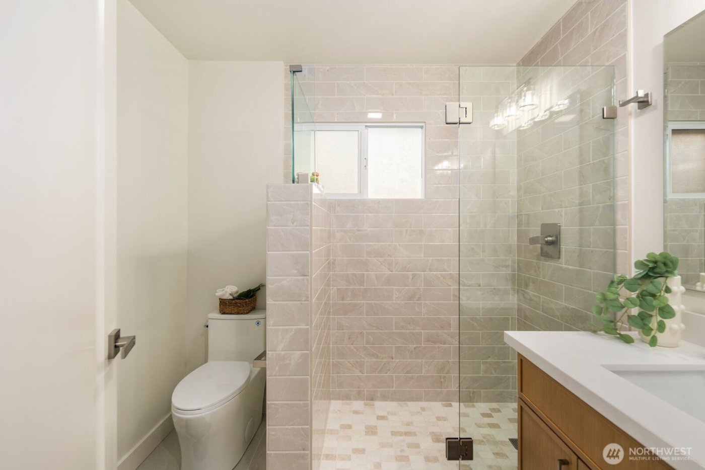 1121 N M Street , Tacoma, WA 98403-1524