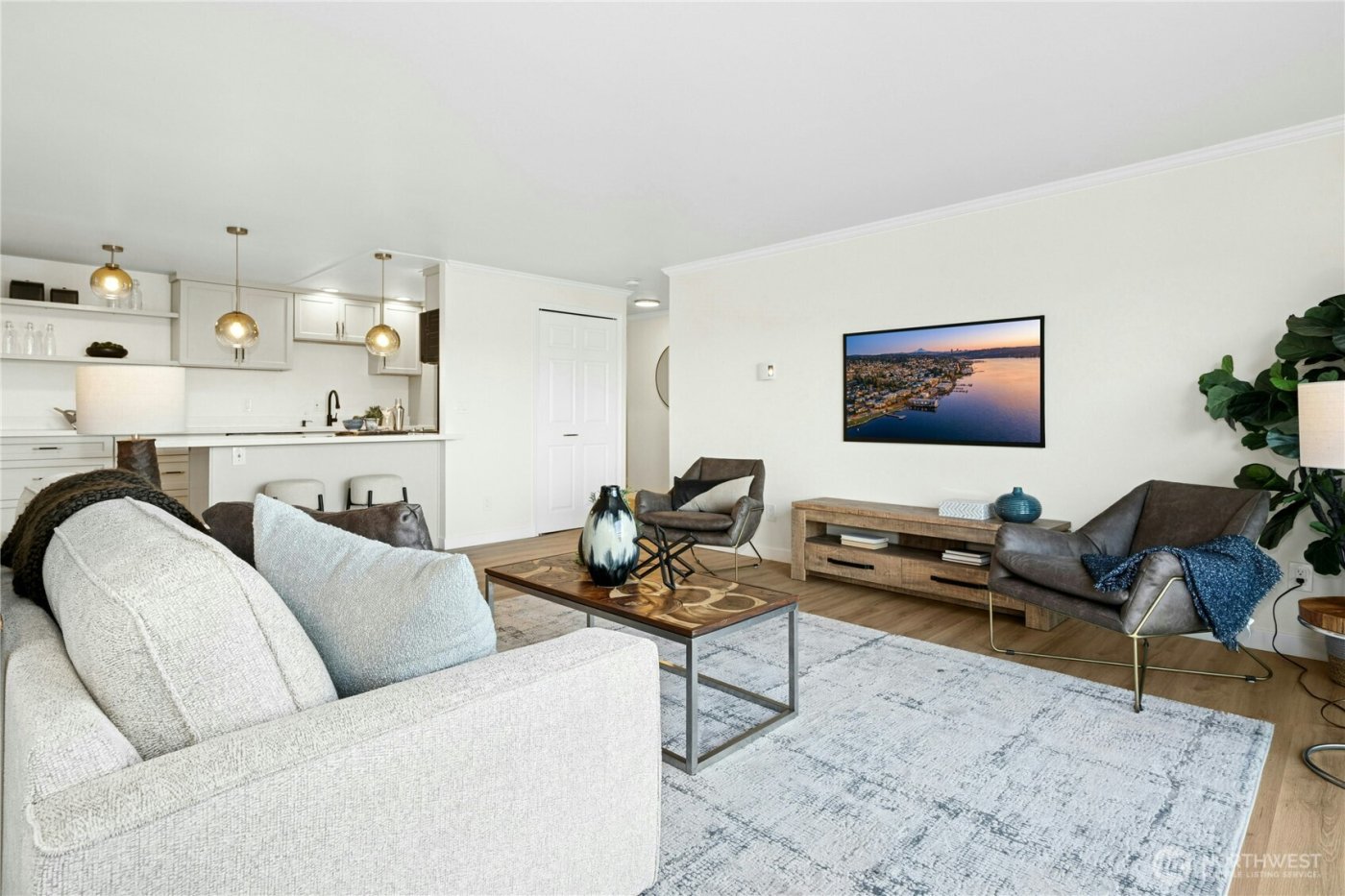 733 Lake Street S #202, Kirkland, WA 98033